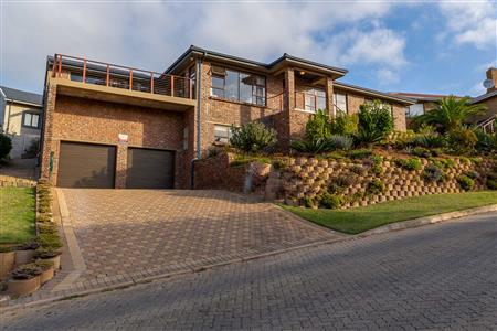 House For Sale in Rensburg Estate, Bergsig, Groot Brakrivier, Western Cape - M127514