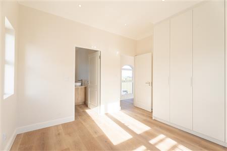 Townhouse For Sale in Stellenbosch Central, Stellenbosch, Western Cape - M127506