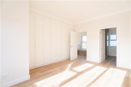 Townhouse For Sale in Stellenbosch Central, Stellenbosch, Western Cape - M127506