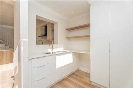 Townhouse For Sale in Stellenbosch Central, Stellenbosch, Western Cape - M127506