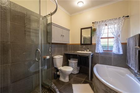 House For Sale in Leonard, Hilton, KwaZulu Natal - M127507