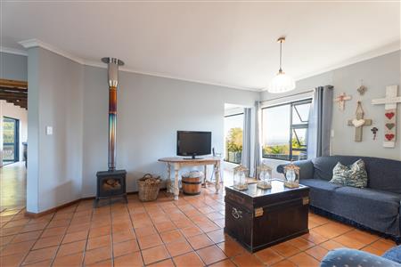 House Sold in Die Wingerd, Somerset West, Western Cape - M127504