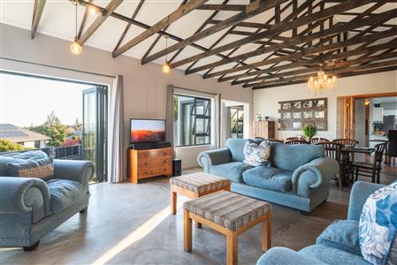 House Sold in Die Wingerd, Somerset West, Western Cape - M127504
