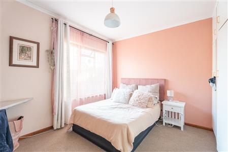House Sold in Die Wingerd, Somerset West, Western Cape - M127504