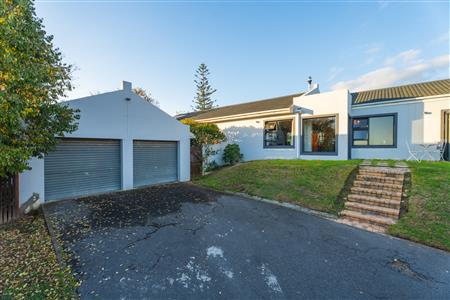 House Sold in Die Wingerd, Somerset West, Western Cape - M127504