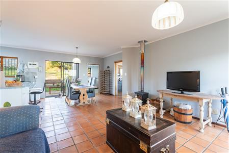 House Sold in Die Wingerd, Somerset West, Western Cape - M127504