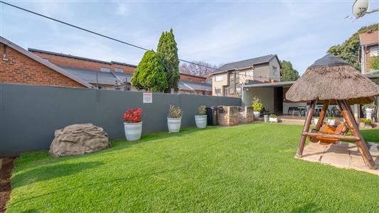 Apartment For Sale in Linden, Randburg, Gauteng - M127513