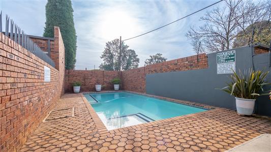 Apartment For Sale in Linden, Randburg, Gauteng - M127513