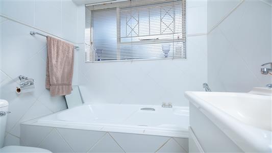 Apartment For Sale in Linden, Randburg, Gauteng - M127513
