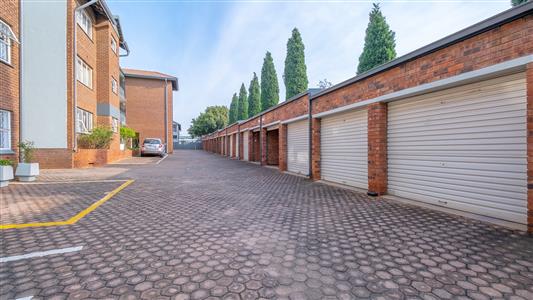 Apartment For Sale in Linden, Randburg, Gauteng - M127513