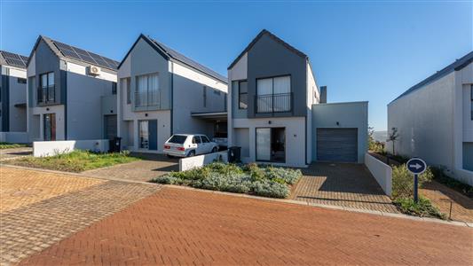 Townhouse To Rent in Newinbosch, Cloetesville, Stellenbosch, Western Cape - M127525