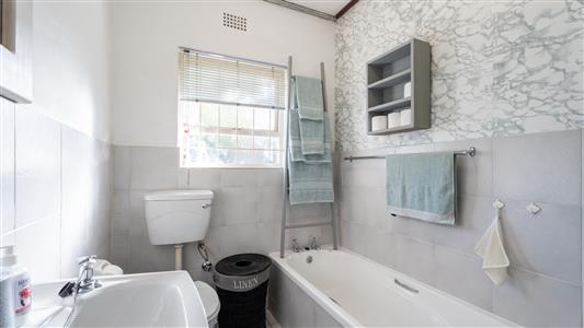 House To Rent in Paarl Central East, Paarl Central, Paarl, Western Cape - M127530
