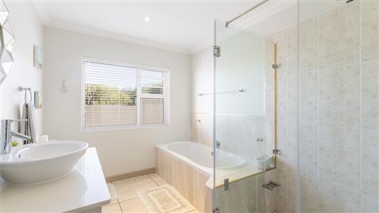False - House For Sale in Yzerfontein, Western Cape - M127522