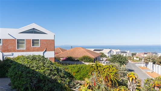 False - House For Sale in Yzerfontein, Western Cape - M127522