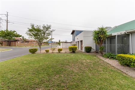 False - House For Sale in Rouxville, Kuils River, Western Cape - M127538
