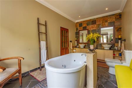 False - House For Sale in Heidelberg Central, Heidelberg, Gauteng - M110164