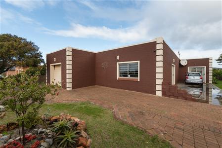 False - House For Sale in Bettys Bay, Western Cape - M123075