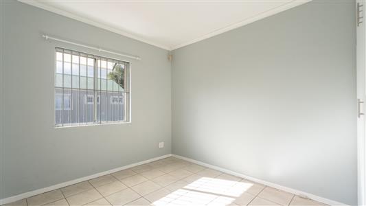 House To Rent in Paarl North, Paarl, Western Cape - M127542