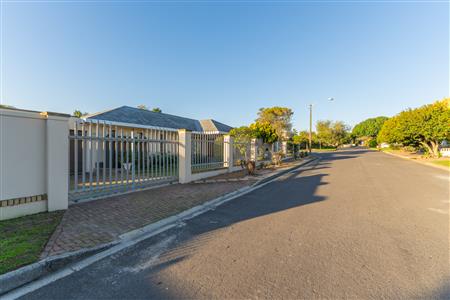 False - House For Sale in Amandelrug, Kuils River, Western Cape - M127537