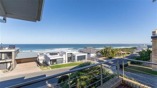 House For Sale in Pienaarstrand, Groot Brakrivier, Western Cape - M127545