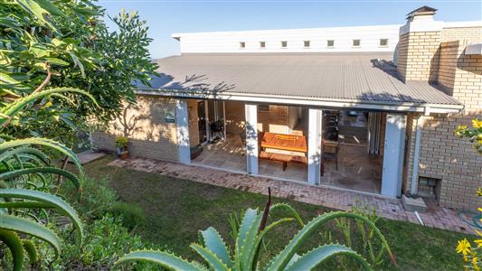 House For Sale in Pienaarstrand, Groot Brakrivier, Western Cape - M127545