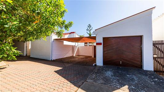 House For Sale in Riversdale, Western Cape - M123139