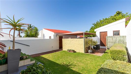House For Sale in Riversdale, Western Cape - M123139