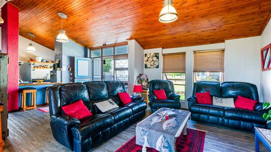 House For Sale in Riversdale, Western Cape - M123139