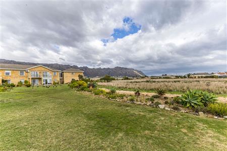 False - Apartment For Sale in Gordons Bay Central, Gordons Bay, Western Cape - M127555