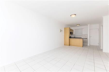 False - Apartment For Sale in Gordons Bay Central, Gordons Bay, Western Cape - M127555