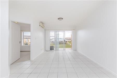 False - Apartment For Sale in Gordons Bay Central, Gordons Bay, Western Cape - M127555