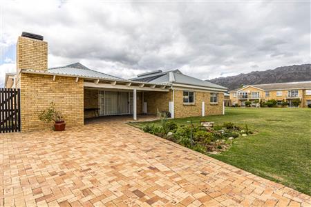 False - Apartment For Sale in Gordons Bay Central, Gordons Bay, Western Cape - M127555