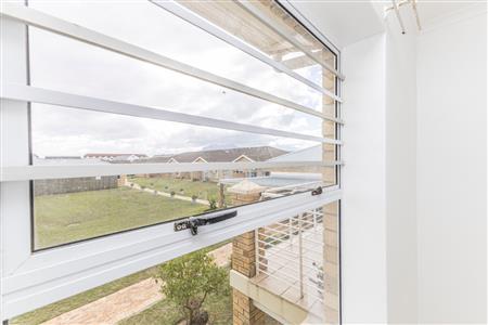 False - Apartment For Sale in Gordons Bay Central, Gordons Bay, Western Cape - M127555
