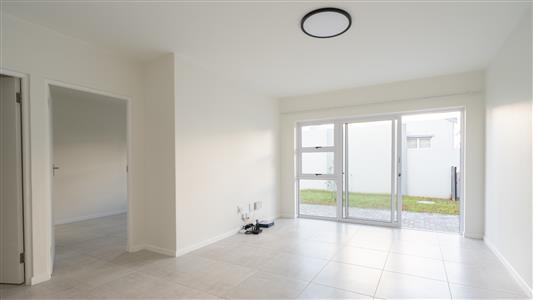 Apartment Unavailable in Honeydew Country Estate, Paarl North, Paarl, Western Cape - M127536