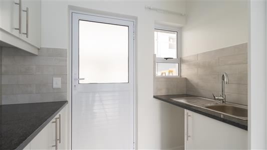 Apartment Unavailable in Honeydew Country Estate, Paarl North, Paarl, Western Cape - M127536