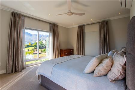 House To Rent in Val de Vie Estate, Paarl, Western Cape - M127617