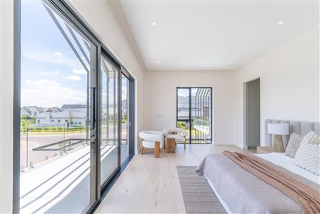 House For Sale in Val de Vie Estate, Paarl, Western Cape - M122553