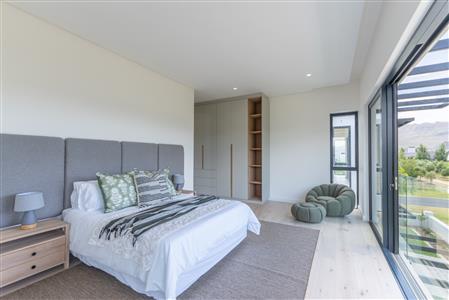 House For Sale in Val de Vie Estate, Paarl, Western Cape - M122553