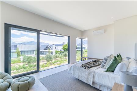 House To Rent in Val de Vie Estate, Paarl, Western Cape - M124829