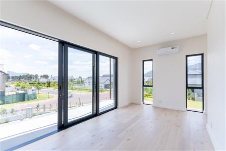 House To Rent in Val de Vie Estate, Paarl, Western Cape - M124829