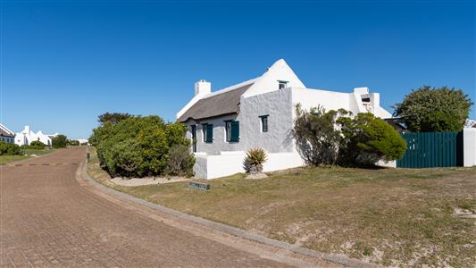 House For Sale in Struisbaai, Western Cape - M128698