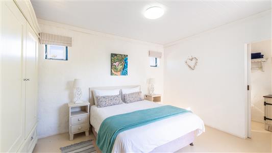 House For Sale in Struisbaai, Western Cape - M128698