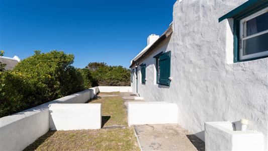 House For Sale in Struisbaai, Western Cape - M128698