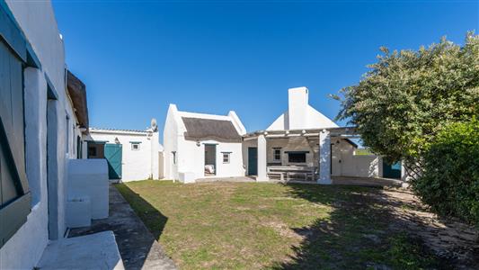 House For Sale in Struisbaai, Western Cape - M128698