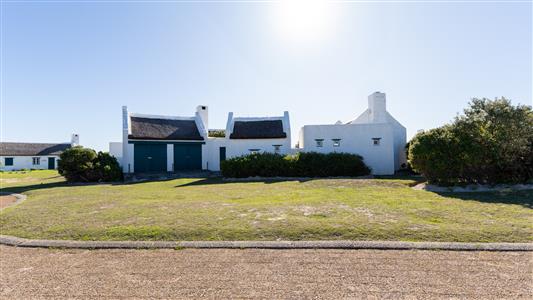 House For Sale in Struisbaai, Western Cape - M128698