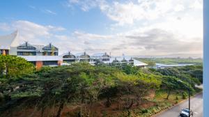 Luxury Coastal Living in Secure uMhlanga Ridge - M128760