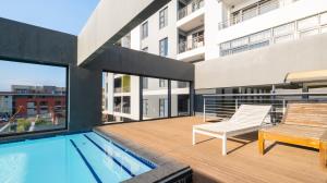 Luxury Coastal Living in Secure uMhlanga Ridge - M128760