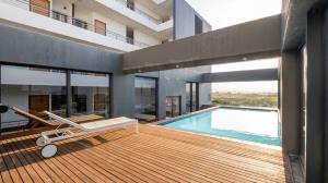 Luxury Coastal Living in Secure uMhlanga Ridge - M128760