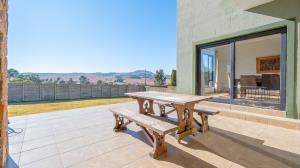 Inviting four bedroom three bathroom family gem with spacious yard in peaceful security estate. - M128761