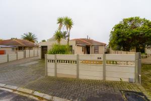Just Listed – Charming 3-Bedroom Townhouse in Secure Estate! - M128751